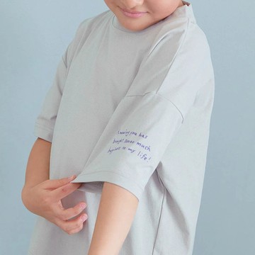 日本 devirock - 抗UV 不易皺速乾印花短袖上衣-袖子logo-淺灰