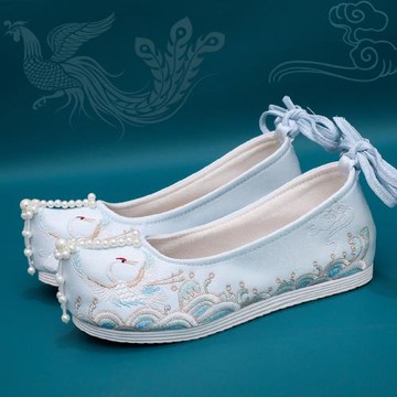 原創漢服鞋子秋季繡花鞋女古裝學生秀禾鞋布鞋內增高日常古風鞋女