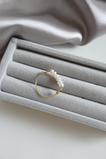 Lily Valley 白月微光 | 手工串珠戒指