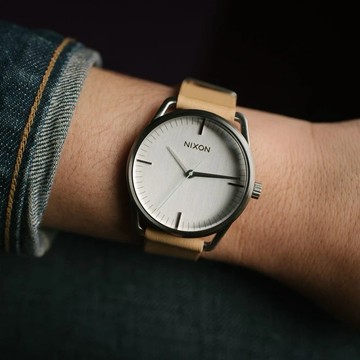 【NIXON】上班穿搭 卡其白 皮錶帶 男錶 女錶 手錶 MELLOR
