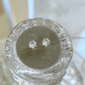 天然蛋白石 純銀六爪鑲耳針 精緻小巧