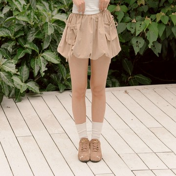 QUEENSHOP_ S 品子聯名 撞色立體口袋花苞短裙-卡其 S/M 現+預 【03010909】