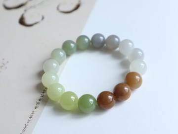 天然多寶和田玉手鏈 玉質細膩圓潤 煙紫 晴水 黃口 糖料 晴白 12mm