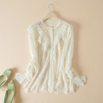 早春上衣女2023春秋新款 刺繡蕾絲黑襯衫女甜美打底衫小性感透視