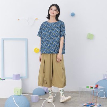 【MOSS CLUB】親膚涼爽抗皺圓弧層次感縮口八分寬褲 綠 灰 黃