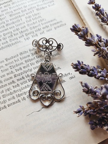 美國西洋古董飾品 / 新藝術風格花卉圖騰銀色吊墜胸針/別針