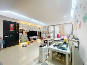 豪斯登堡雙主臥面中庭四房車｜新北市淡水區中山北路二段