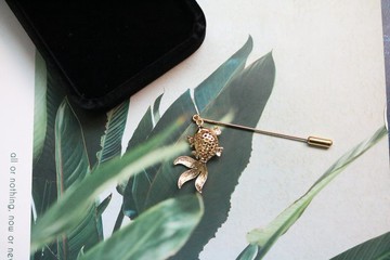 金色立体金鱼胸针包包挂饰胸花装饰