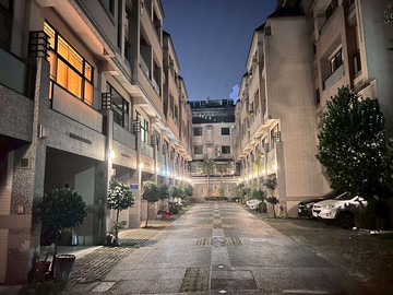 美術館青海核心｜絕版一樓孝親、會呼吸的天井雙車墅｜高雄市鼓山區美術南五街