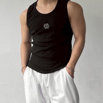 正韓質感標誌圖騰刺繡肌肉款無袖背心 3色 YUPPIE 預購商品 0519