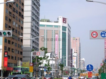 《包租公》五福國中小收租三角窗金店｜高雄市苓雅區中正二路