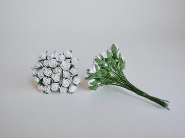 紙花，50 片，尺寸 1.0 x 1.0 公分。含苞待放的玫瑰花，白色。