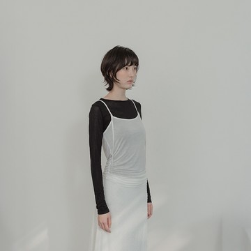 QUEENSHOP_F 女裝 長袖 兩件式微透膚背心長袖上衣-黑現+預 【01140102】