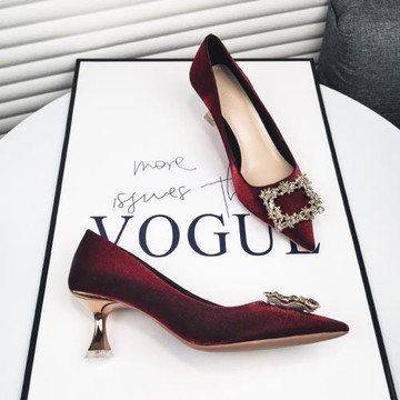 婚鞋秀禾婚紗兩穿新娘鞋不累腳紅色高跟鞋女結婚細跟尖頭中跟單鞋