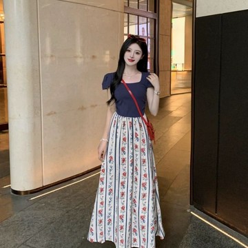 ootd 🔥 穿搭套裝  大碼女裝法式復古拼接碎花連衣裙夏款胖mm小衆假兩件方領茶歇長裙