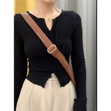 小眾純欲風正肩不規則開叉打底衫春秋冬季修身顯瘦小v領內搭上衣