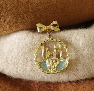 古董童趣金色蝴蝶結垂墜海邊度假別針胸針  B1283