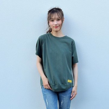 Hana-Mokuba花木馬日系女裝圓領素面圓弧剪裁T恤_軍綠/中黃