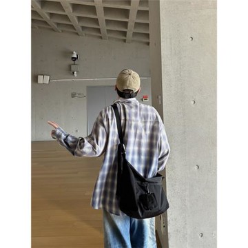 YUEN設計款尼龍防水耐磨單肩斜挎機車包男女大容量郵差街頭挎包潮