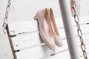 刺繡唯美低跟鞋- 與子偕老/淡粉