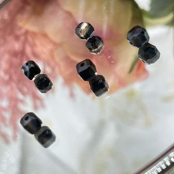 💕Crystal Treasure💕晶寶💕黑瑪瑙 黑瑪瑙方糖4-5mm diy 單珠 散珠