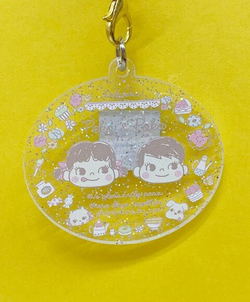 【震撼精品百貨】Peko 不二家牛奶妹 不二家壓克力吊飾-圓頭#63299 震撼日式精品百貨