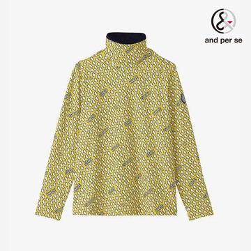 【and per se】女款黃色滿版印花親膚保暖長袖高領立領衫 DLS212Y3