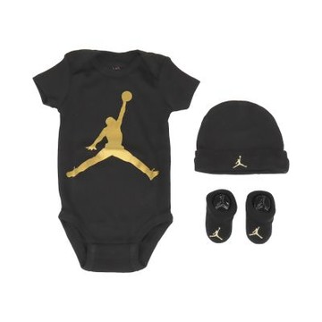 Nike 包屁衣 Jordan Baby 黑 寶寶 襪子 帽子 3件組禮盒 JD2433028NB-002