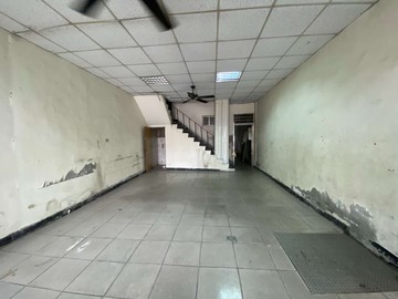 東區正臨20米路黃金透店｜台中市東區振興路