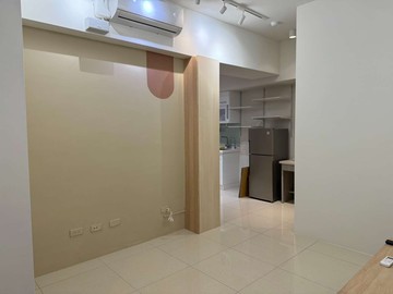 鼎山家樂福高醫建工大順輕軌5年屋精裝兩房兩衛車位｜高雄市三民區順昌街