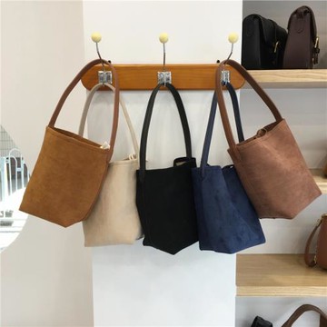 小臟柜 秋冬麂皮絨面水桶包小眾簡約韓系復古百搭手提單肩女包包