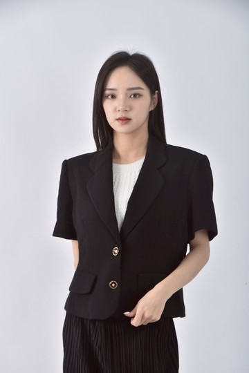 (L) pass素面黑色外套