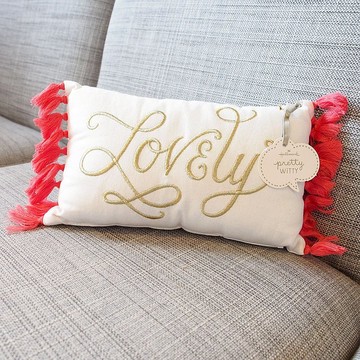 美言之智 Lovely流蘇抱枕【Hallmark-居家禮品】