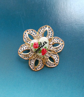 Vintage Jewelry 西洋古董飾品 小巧 簍空白琺瑯 花形 別針