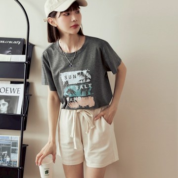 OB嚴選中大尺碼-撞色印花彈性圓領寬鬆上衣《AB19573》