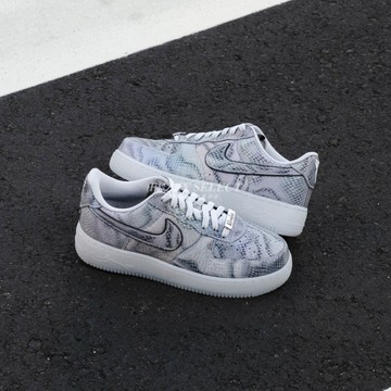 【逢甲 FUZZY】Kobe x Nike Air Force 1 Lenticular 銀蛇 II3925-400