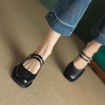 大碼粗跟單鞋女41一43淺口方頭中跟一字扣瑪麗珍鞋春秋厚底高跟鞋