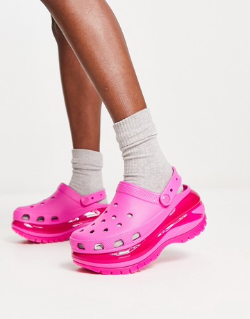 Crocs mega crush clogs in juice-Pink