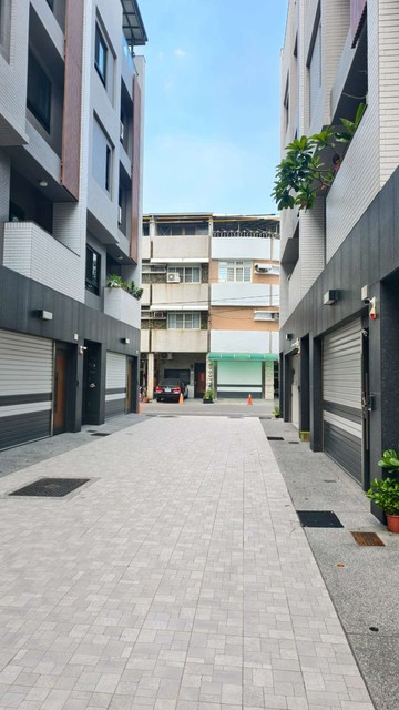 稀有釋出~橋頭面寬屋新美透住｜高雄市橋頭區仕豐路永吉一巷