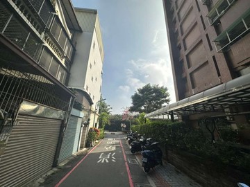 鼎中商圈小橋流水車庫透天增建滿｜高雄市三民區鼎貴路