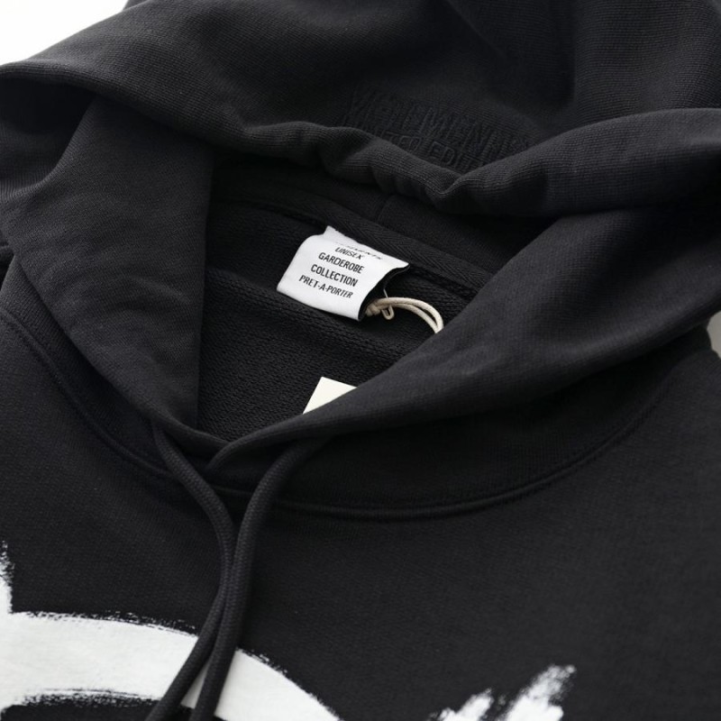 VETEMENTS ヴェトモン パーカー HOODIE UA53HD340X メンズ プルオーバー スウェット オーバーサイズ ペイントロゴ  1606/BlackWhite | LINEブランドカタログ