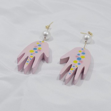 粉色幻彩波點小手 手手造型耳釘耳環 手繪木製