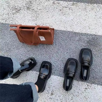 Spring Day | c位推薦!顏色版型超正的復古暗黑系粗跟酷帥小皮鞋