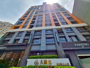 【高醫建工商圈】面公園首排景觀2+1房｜高雄市三民區民族巷