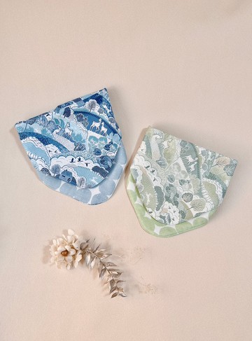 。山丘。手作圍兜 手帕式領巾圍兜 夏季手巾 汗巾 寶寶彌月 週歲