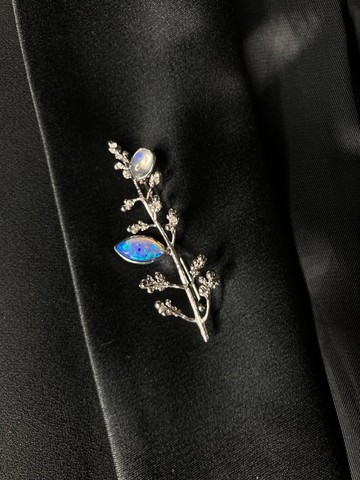 Nuoviaggio 星之葉影流光。蛋白石胸針 Opal Brooch