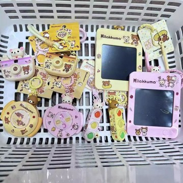 桃園出貨✨ 新款MINISO名創優品輕鬆小熊系列幸運轉盤美好放映室塗鴉畫板掛件