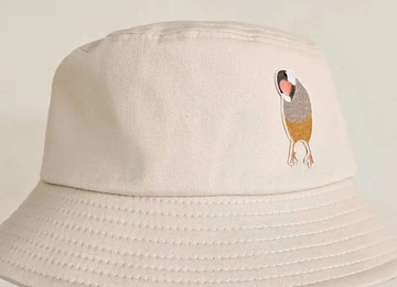 歪頭黑文鳥漁夫帽 / 刺繡 / 米白色 / 黑色 / 原創