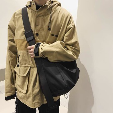 男士單肩斜挎包ins潮牌時尚潮流大容量郵差背包學生個性日系包包