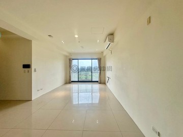 富宇『君天下』高鐵特區｜雙車｜超明亮｜新竹縣竹北市東興路一段